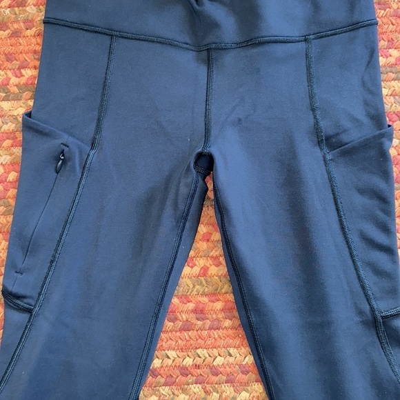 VTG LULULEMON NAVY RUN INSPIRE CROP II ATHLETIC LEGGINGS - Picture 6 of 6